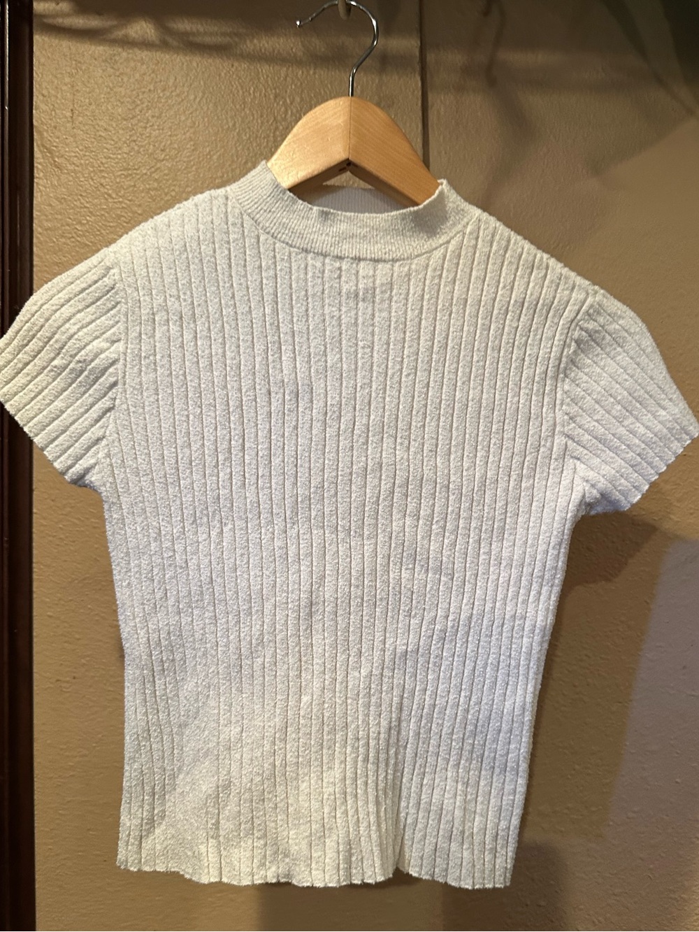 Good American cropped ribbed Short Sleeve Knit Top - Cream